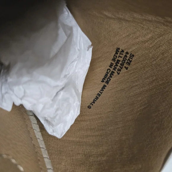 Women's Beige Block Heel Mules By Comfort Size 7 Lightly Worn. - Picture 4 of 5